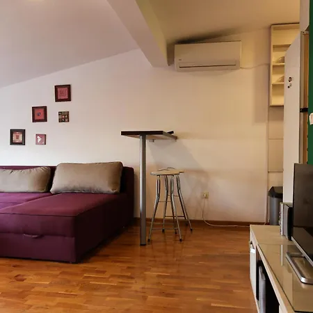 Purple And 아파트 베오그라드