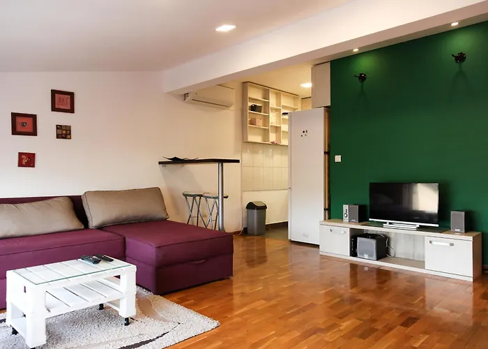 Apartamento Purple And